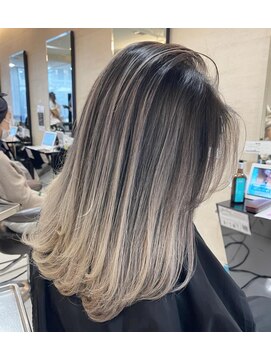 プライズ 池袋店(prize) バレイヤージュホワイトシルバー黒髪卒業2185