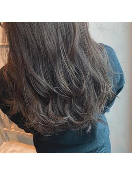 エワル(e'walu) カーキグレージュ / オリーブグレージュ