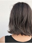 立体感オリーブグレーハイライト×ナチュラルストレートボブ