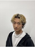 センターパート韓国風スパイラルパーマツイストスパイラルパーマ