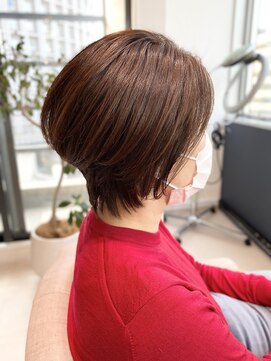 オアシスアヴェダ(OASIS AVEDA) 担当吉岡 シルエットショート