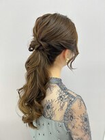 プルクラ ロッポンギ(Pulchra ROPPONGI)&nbsp;ボリュームポニー　ハーフアップ風