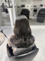 ルモ(Lumo)&nbsp;【MIHO】イヤリングカラー×グレージュ