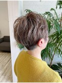 白髪ぼかし×ハイライト×刈り上げショート