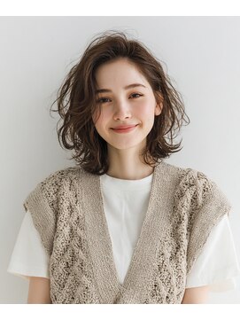 バイエイト(X８) 外ハネミディアムパーマレイヤー