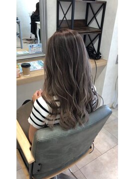 キャパ(CAPA) コントラストハイライト×グレージュ(茅ヶ崎/20代/韓国ヘア)