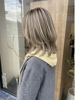 ニコリヘアワークス(nicori hair works) ミディアム×ハイライト×エアリーシアーベージュ2