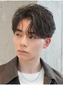 渋谷フェザーショートシャドウパーマセンターパートウルフゆるめ