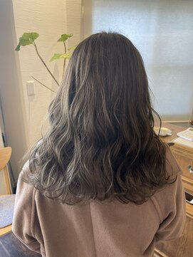 メレット(Meret) ブラウンベージュ