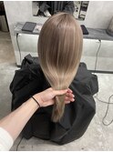 ペールベージュ