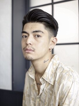 オキサバイオムヘアー(OXA by HOMME HAIR) フェード ポンパドール バーバーカット 【OXA by HOMMEHAIR】