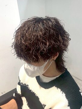 ワンズナゴヤ 名古屋栄店(ONE's NAGOYA) スペインカールスパイキーショートブルーブラックフェザーパーマ