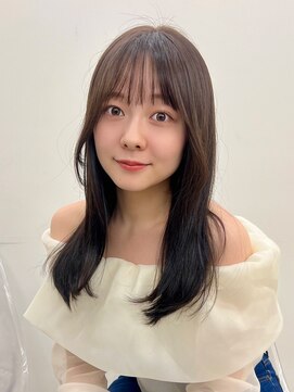 ヒュー 広島(HEW) フェイスレイヤー大人かわいいミディアムシースルーヘア20代30代