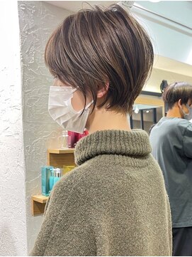 バンプ ギンザ(BUMP GINZA) 30代40代50代大人ショート髪型丸顔前髪あり似合わせ　安