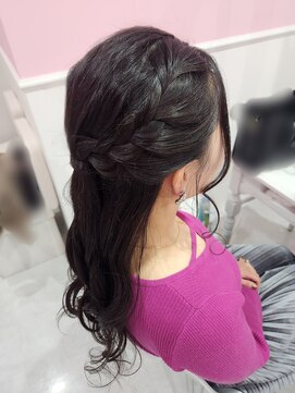 ホワイト 栄駅店(White) ハーフアップ♪