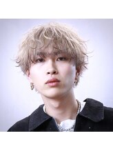 【ダメージレスなブリーチワークで中明度からハイトーンまで自由自在に楽しめる！】