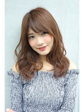 アークイラ(Aquila) 大人可愛い×透明感、モテ髪の王道！ゆるふわミディアムレイヤー