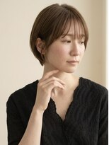 コク(koku) ショートでも小顔に。顔まわりスッキリマッシュショート