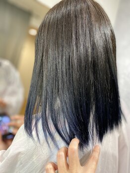 ダリア(dahlia)の写真/【尾張横須賀駅　徒歩8分】クセ解消×美シルエットを実現、縮毛矯正と気づかれない自然な仕上がりへ！