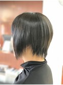 ハンサムショートサイド前下がりショート/黒髪暗髪/ひし形