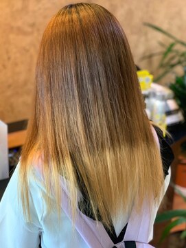 アークスヘアー イエローアッシュインスタ人気フォギーベージュ×裾カラー