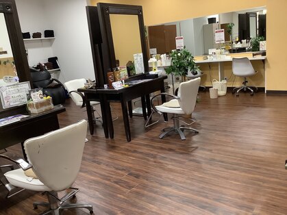 ココデカラーウオロク 長岡店(COCO de COLOR)の写真