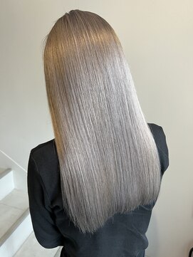 テテ(TETE) グレーアッシュ 心斎橋×長堀橋