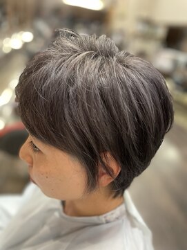 グラヅィア(Grazia) ワンブリーチからのダークグレー