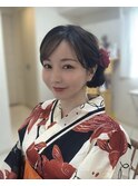 オレンジメイク×サイドアップヘア