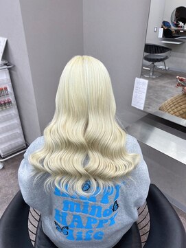 エミーバイモアムー(Emmie byMoremuu) 【mei】ホワイトブロンド