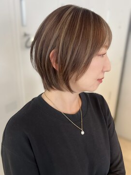 ショートカットハイライトカラーレイヤーカットショートボブ