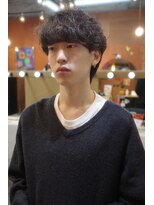 エディ(Edy)&nbsp;マッシュウルフ波巻きスパイラルパーマメンズパーマ眉毛カット