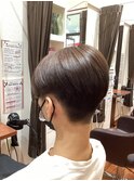 ツーブロックマッシュ刈り上げ黒髪韓国系束感ショートメンズヘア