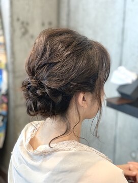 1+ アンプリュス(Unplus) 編み込みパーティアップスタイル