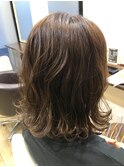 外ハネ&ミディムスタイル