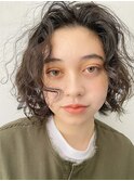 癖っぽさのあるランダムパーマ　ボブ