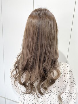 ジーニー 横浜(giinii) giinii_渋谷良太_ミルクティーベージュ_ロングレイヤー