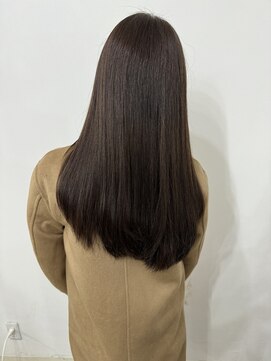 イオエ 岡本(ioe) 黒髪/グレーベージュ/レイヤーロング/前髪パーマ/艶髪/髪質改善