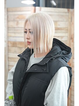 マーシー(MAAAAAC) 【MAAAAAC】ホワイトブロンドボブ