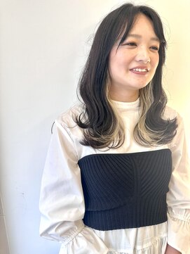 リノア 鵠沼海岸(LINOA) デザインカラー/レイヤーカット/ウェットヘア/オリーブベージュ
