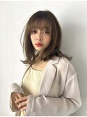 大人かわいい上品外ハネくびれミディアム
