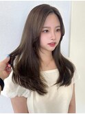 セミアロング レイヤーカット 韓国ヘア 顔周り 透明感 10代20代