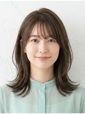 小顔くびれミディアムレイヤー＆透明感フォレスト