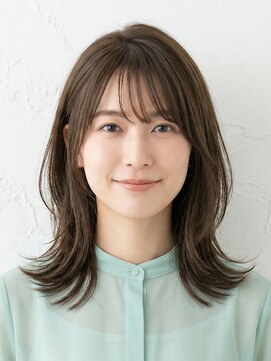 と和×美髪クリニック 巣鴨店 小顔くびれミディアムレイヤー＆透明感フォレスト
