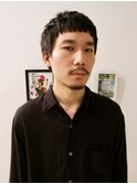ラフさの中にもエッジを効かせた大人ベリーショート