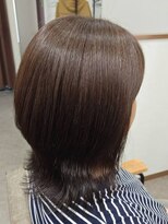 シェリー(Cherie)&nbsp;レイヤーも入れてくびれスタイルでメリハリをつける