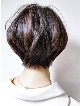 メリケンビューティーパーラー コウベ(MERICAN BEAUTY PARLOR KOBE) 【ショート/レザーカットでつくるマッシュショート】