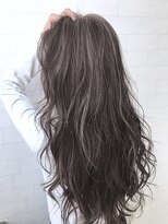 メリー(merry craftsman's factory)&nbsp;外国人風バレイヤージュ、ハイライトカラーアッシュグレージュ