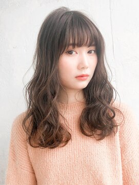 ルティア(Lutia) 大きめパーマで更に小顔に