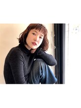 フル(Flu) クシュっとラフなウェーブボブ